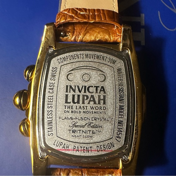 Invicta Gold and Black Watch with Interchangeable Straps - Picture 6 of 9